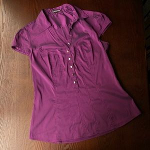 Express iridescent purple cap sleeve blouse. L